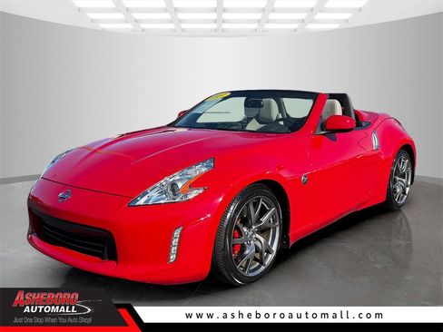 Used 2017 Nissan 370Z Touring Sport image 1