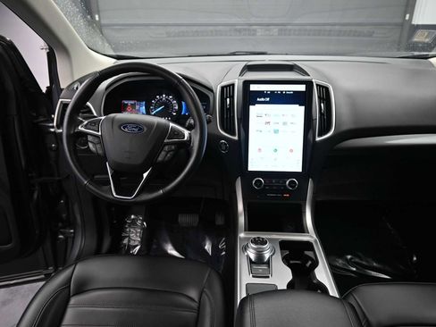Used 2024 Ford Edge SEL image 17