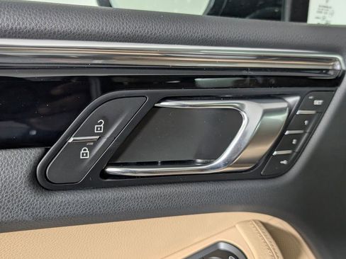 New 2026 Porsche Macan image 27