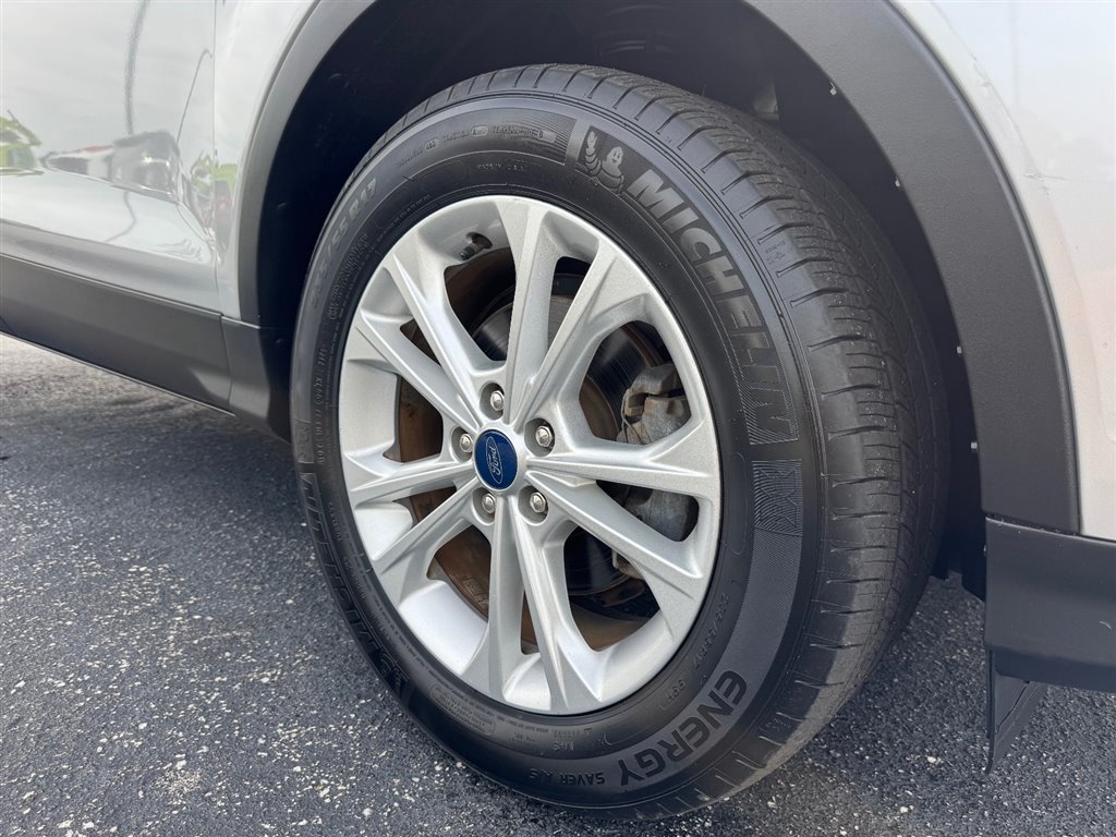 Used 2019 Ford Escape SE FWD image 9