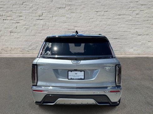 Used 2026 Cadillac Vistiq Premium Luxury w/ LPO, Floor Liner Package AWD/4WD image 4