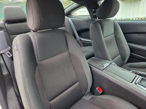 Used 2013 Ford Mustang Coupe image 23