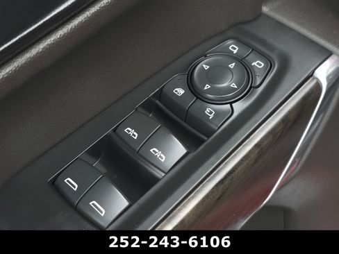 Used 2021 GMC Sierra 1500 SLT w/ SLT Premium Plus Package AWD/4WD image 25