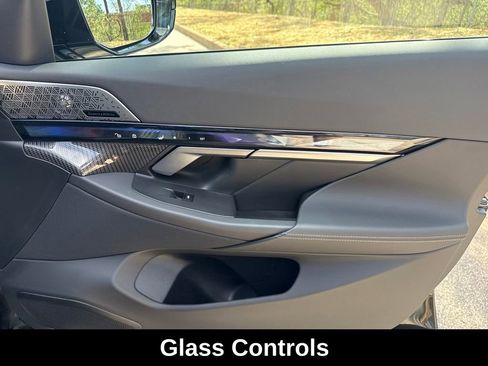 Used 2025 BMW i5 M60 w/ Executive Package image 32