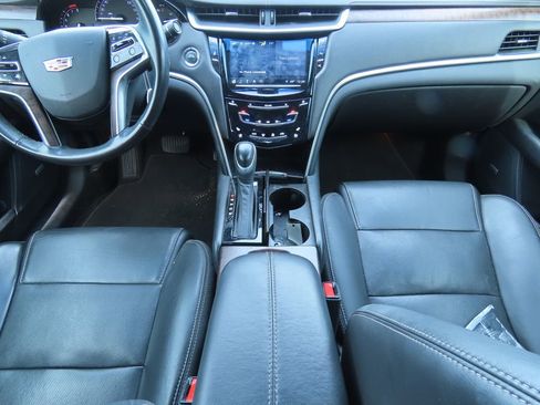 Used 2019 Cadillac XTS Luxury image 7