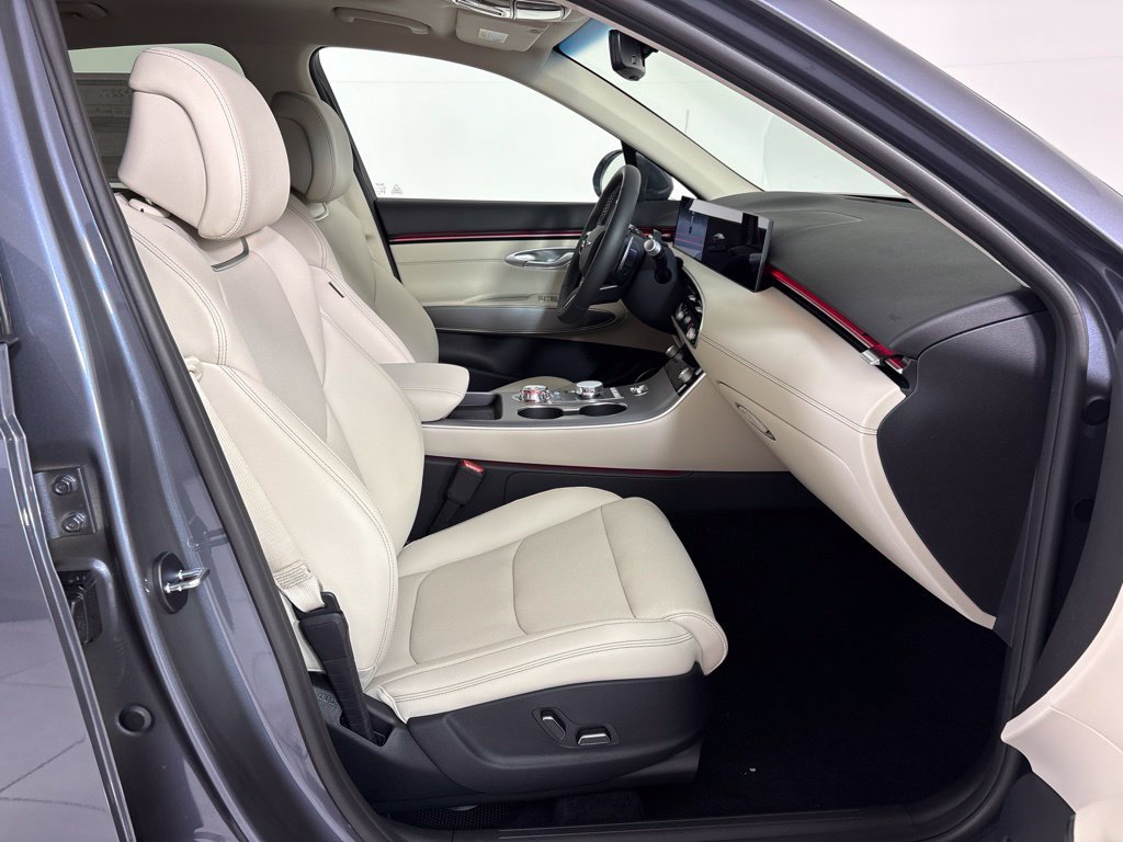 New 2027 Genesis GV70 2.5T Select AWD/4WD image 12