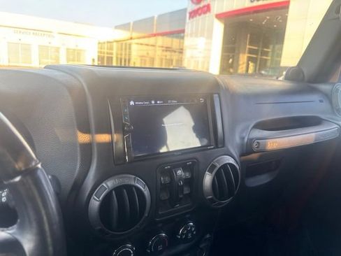 Used 2012 Jeep Wrangler Unlimited Sport AWD/4WD image 27