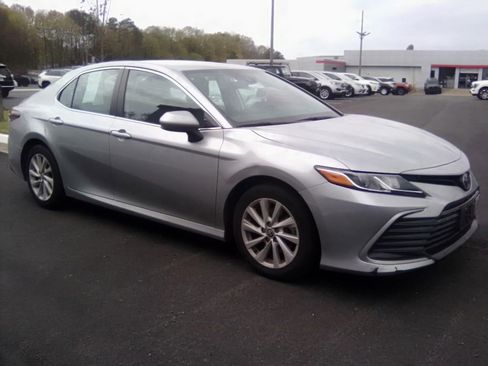 Used 2023 Toyota Camry LE image 1