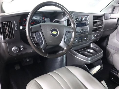 Used 2022 Chevrolet Express 3500 w/ Driver Convenience Package RWD image 9