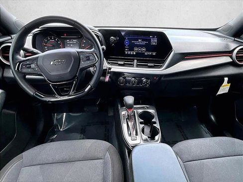 Certified 2025 Chevrolet Trax RS image 16