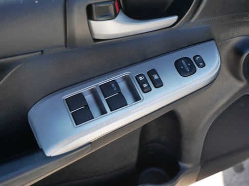 Used 2013 Toyota Camry SE image 19