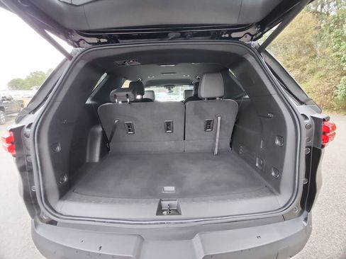 Used 2023 Chevrolet Traverse LT w/ Midnight/Sport Edition image 29