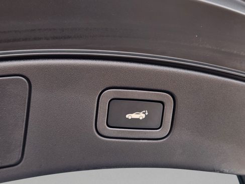 Used 2017 Jaguar F-TYPE S RWD image 33