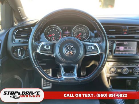 Used 2015 Volkswagen Golf 4-Door image 14