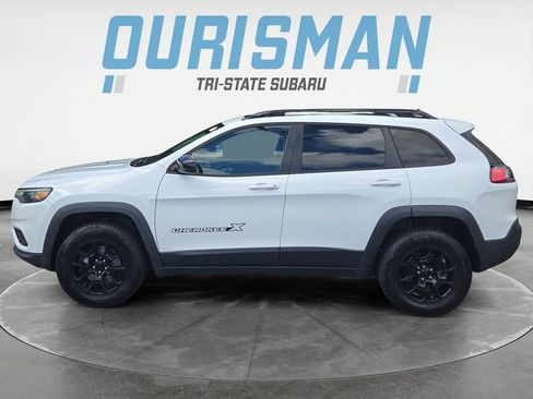 Used 2022 Jeep Cherokee Latitude w/ Sun & Sound Group AWD/4WD image 3