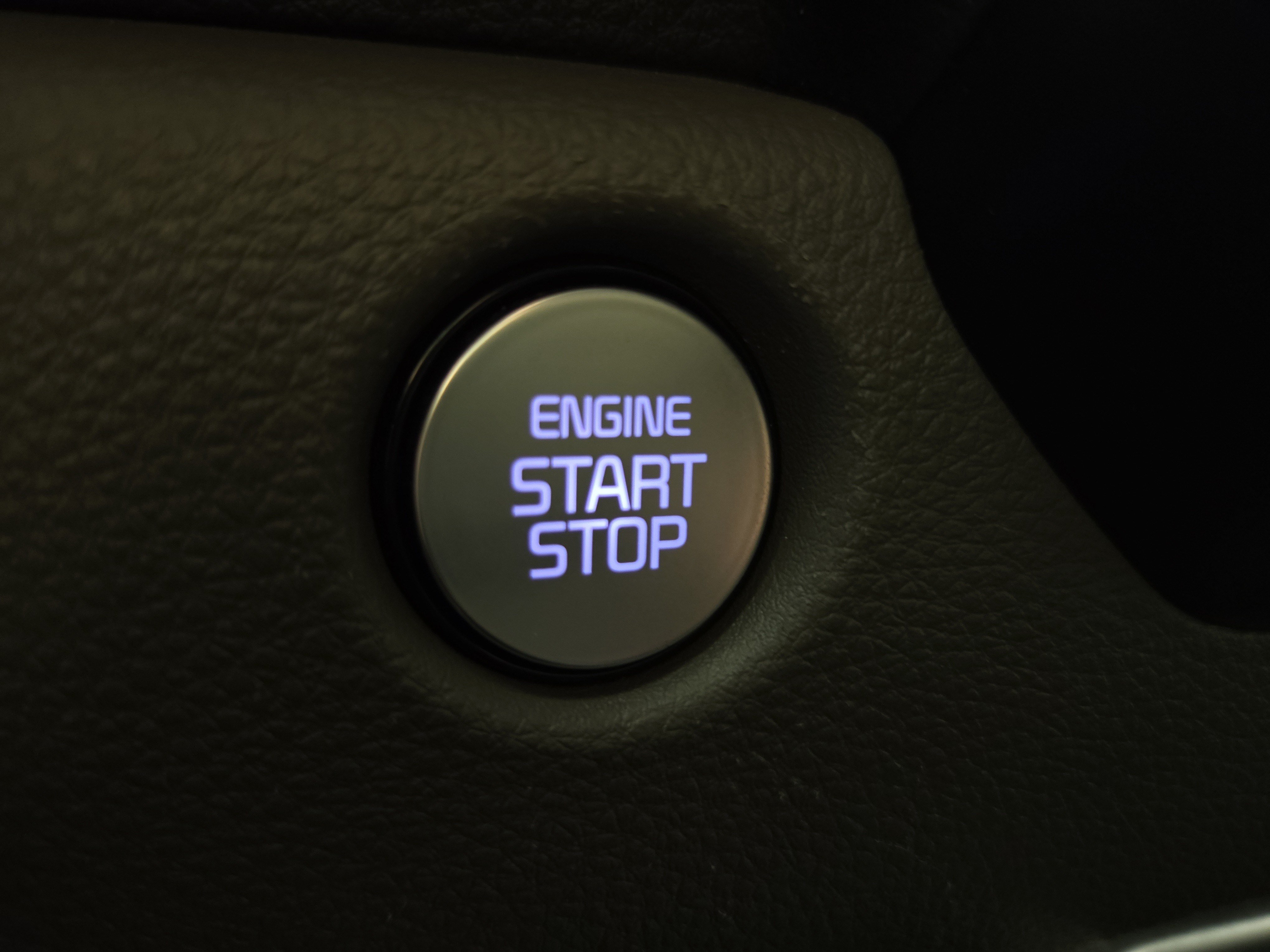 Used 2025 Kia Carnival FWD image 29