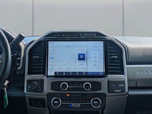 Used 2022 Ford F250 Lariat w/ Lariat Value Package AWD/4WD image 17