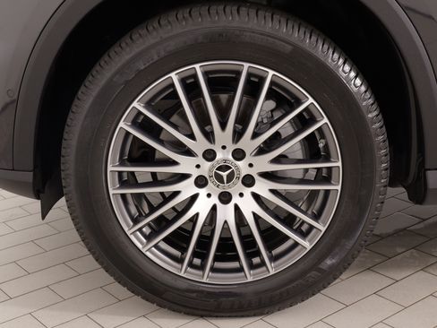 Used 2024 Mercedes-Benz GLC 300 4MATIC image 52