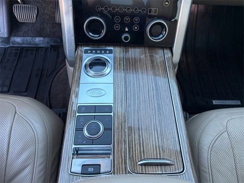 Used 2019 Land Rover Range Rover Long Wheelbase Supercharged image 18