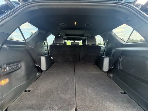 Used 2018 Ford Explorer Limited w/ Equipment Group 301A AWD/4WD image 6