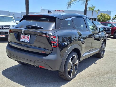 New 2025 Nissan Kicks SR image 3