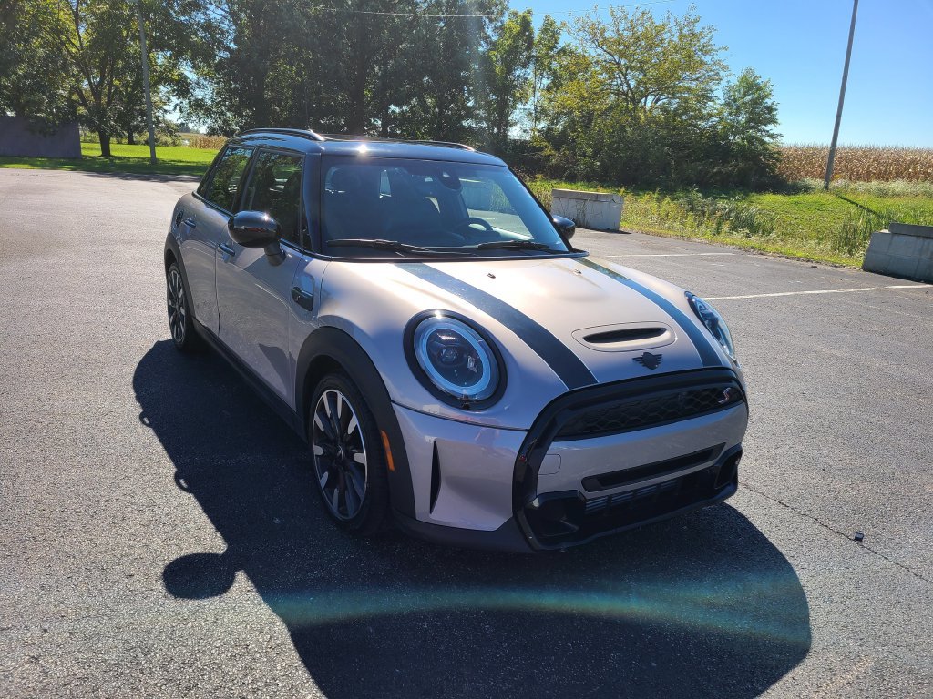 Used 2024 MINI Cooper S w/ Signature Upholstery Package FWD image 2