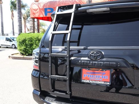 Used 2024 Toyota 4Runner TRD Off-Road Premium w/ Moonroof Package AWD/4WD image 8