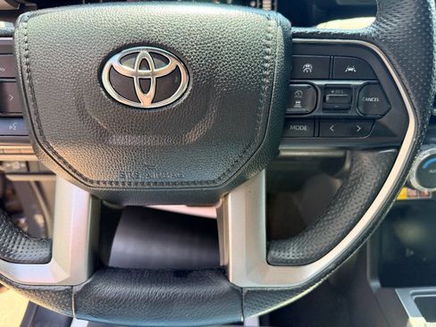 Used 2024 Toyota Tacoma SR5 w/ SR5 Upgrade Package AWD/4WD image 24