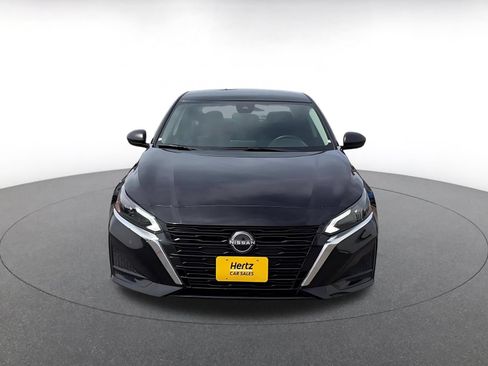 Used 2025 Nissan Altima 2.5 SV FWD image 4