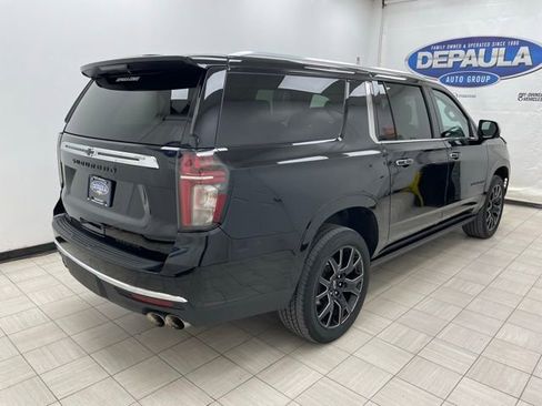 Used 2023 Chevrolet Suburban Premier w/ Premium Package 2 AWD/4WD image 18