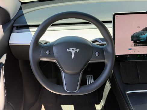 Used 2022 Tesla Model Y Performance AWD/4WD image 8