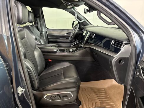 Used 2022 Jeep Wagoneer Series III w/ Convenience Group I RWD image 17