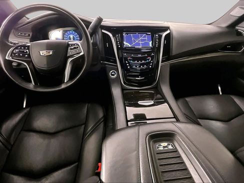 Used 2020 Cadillac Escalade Platinum RWD image 14
