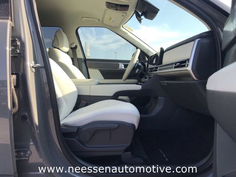 Used 2024 Hyundai Santa Fe SE image 18