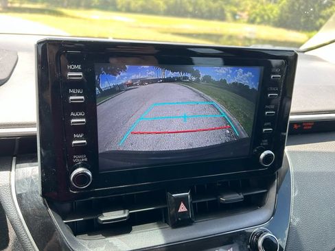 Used 2020 Toyota Corolla LE FWD image 25
