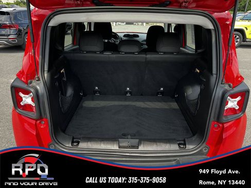 Used 2017 Jeep Renegade Latitude w/ Cold Weather Group AWD/4WD image 27