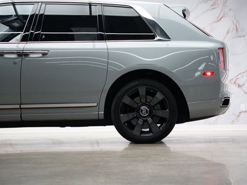 Used 2020 Rolls-Royce Cullinan image 7