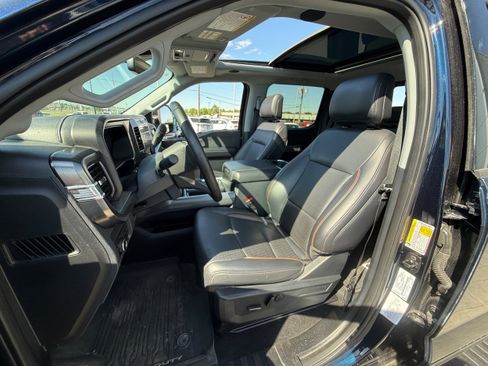Used 2025 Ford F250 Lariat w/ Lariat Ultimate Package AWD/4WD image 13