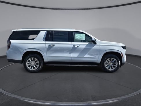 New 2026 Chevrolet Suburban Premier AWD/4WD image 15