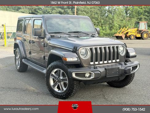Used 2018 Jeep Wrangler Unlimited Sahara AWD/4WD image 36