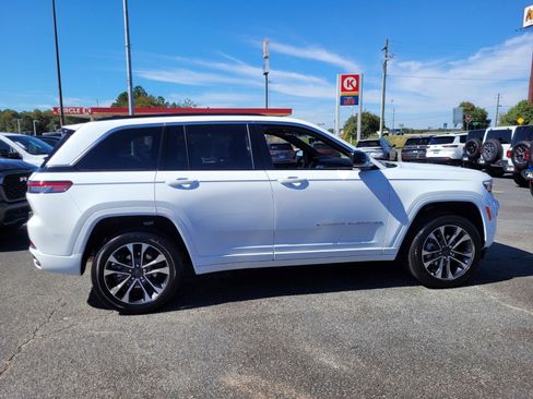New 2025 Jeep Grand Cherokee Overland image 11