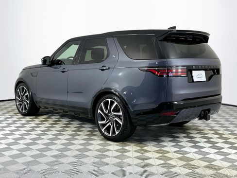 Used 2025 Land Rover Discovery Dynamic SE image 7