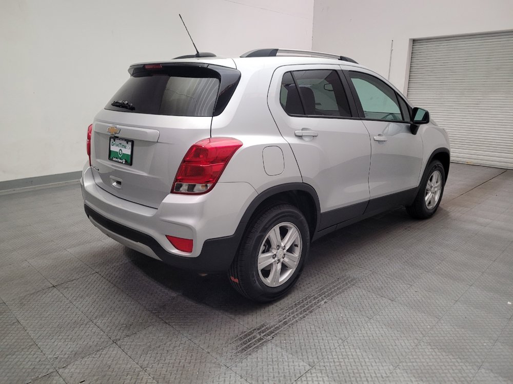 Used 2022 Chevrolet Trax LT w/ LT Convenience Package AWD/4WD image 9
