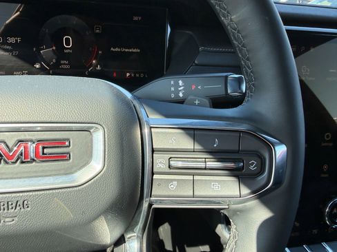 Used 2025 GMC Acadia Elevation image 28