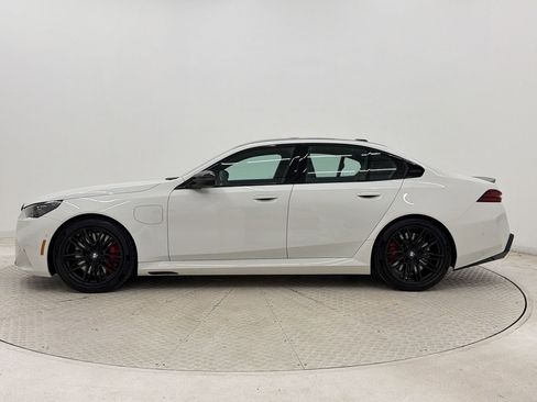 Certified 2025 BMW M5 w/ Carbon Package AWD/4WD image 2