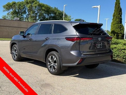 Used 2023 Toyota Highlander XLE AWD/4WD image 5