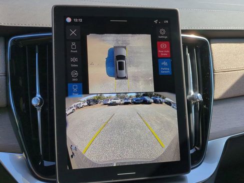 New 2026 Volvo XC90 B6 Plus image 19