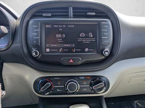Used 2023 Kia Soul LX w/ LX Technology Package FWD image 14