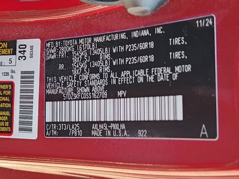 Used 2025 Toyota Sienna Limited image 35