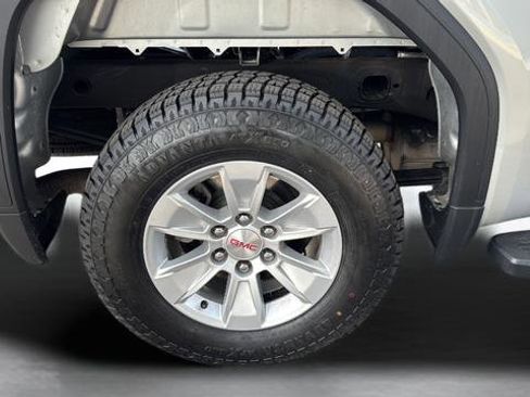 Used 2022 GMC Sierra 1500 SLE image 15